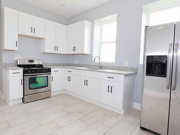 5th image of 2858 S Saint Louis Ave #3
