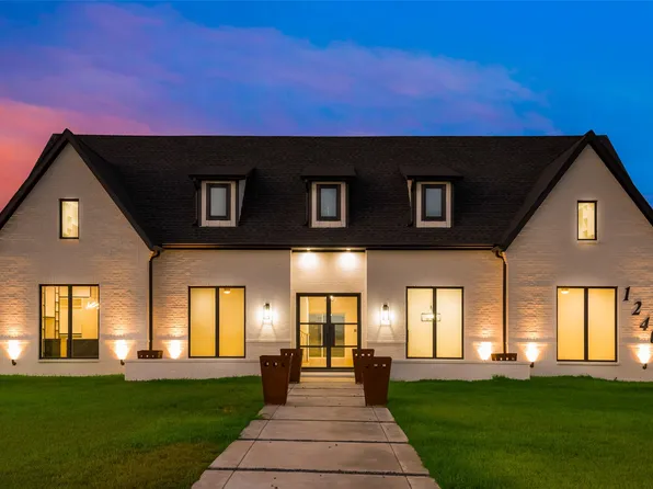 1240 Deerfield Dr, Wills Point, TX 75169