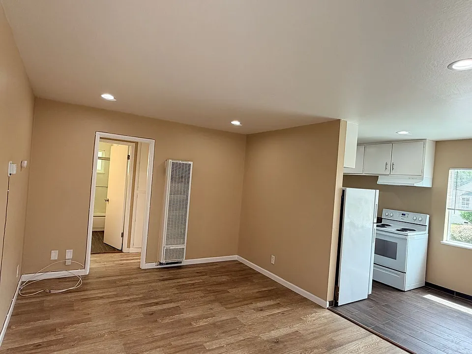 317 Warwick- 270- 1196/2701