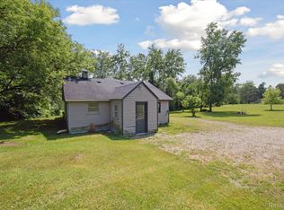 2275 Lakeville Rd, Oxford, MI 48370