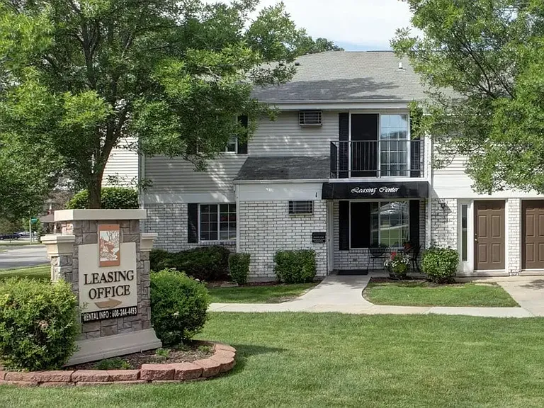 1st Month free with 13 month lease! Call the office for more details. — Photo 14