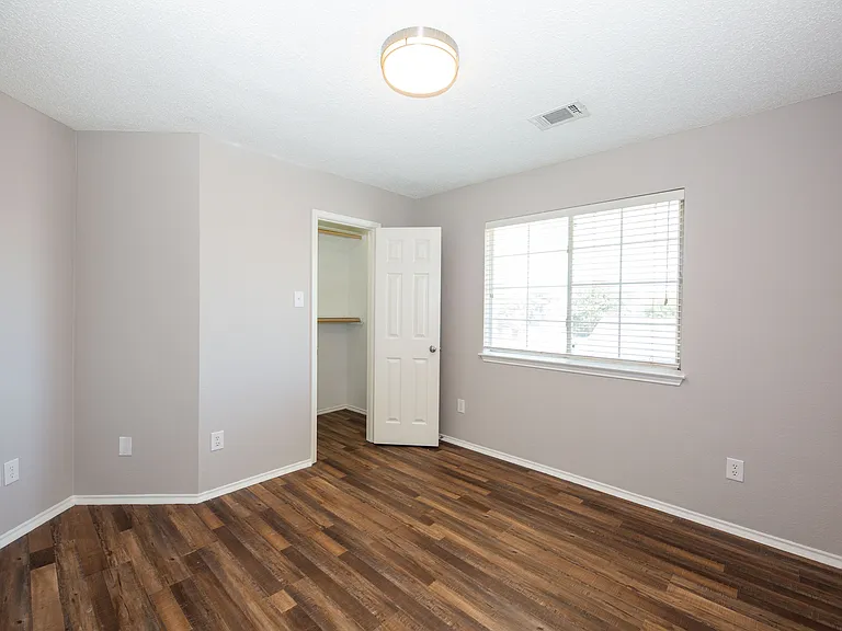 6718 Scarlet Dr — Photo 14
