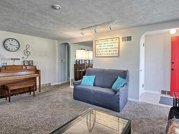 5th image of 344 S Carol Ave