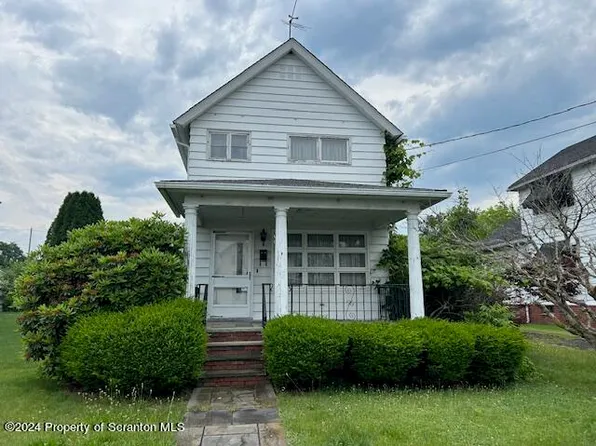 1124 Myers Ave, Peckville, PA 18452