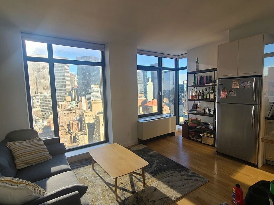 1st image of 49 E 34th St #28C