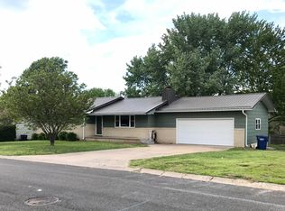 522 Carson St, Neosho, MO 64850