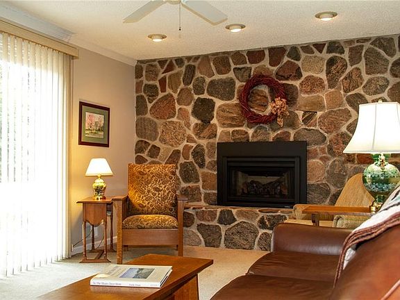 3rd image of 105 Brentwood Ln