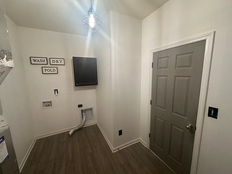 1703 Danielle Rd — Photo 4