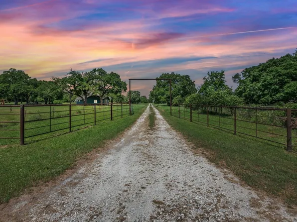 9393 Locke Rd, Bryan, TX 77808