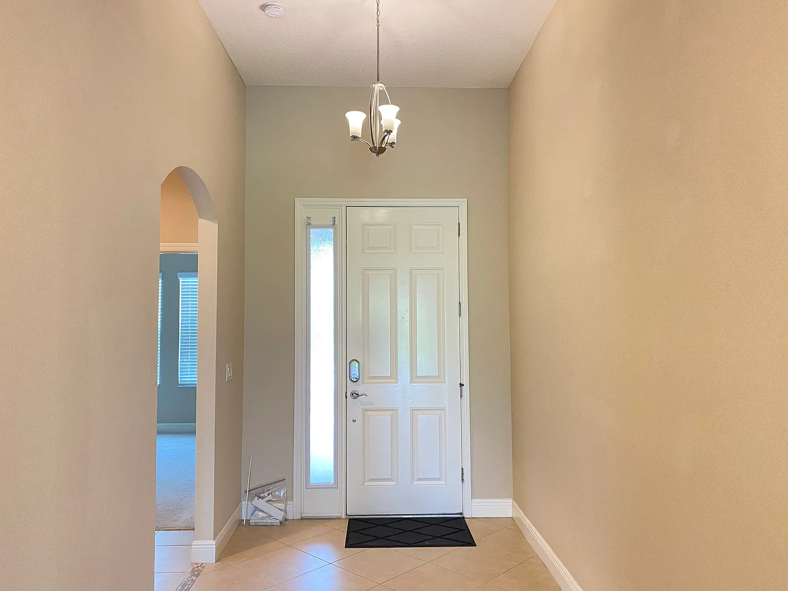 Gorgeous 4/2 In Desirable Location — Photo 4