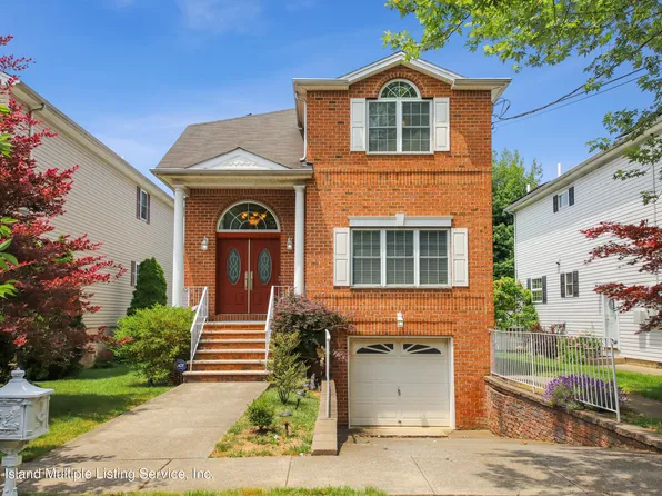 451 Flint St, Staten Island, NY 10306