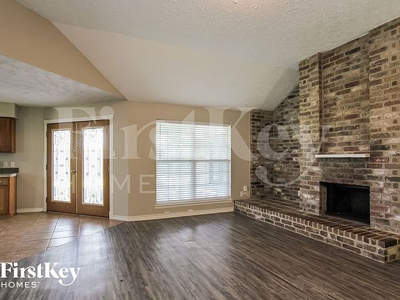 3rd image of 1801 Whitebriar Dr