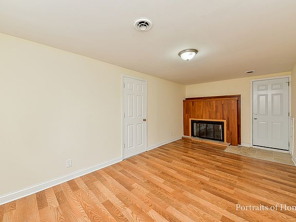 4th image of 5923 W 87th St