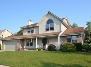 N172W20624 Westfield Dr, Jackson, WI 53037