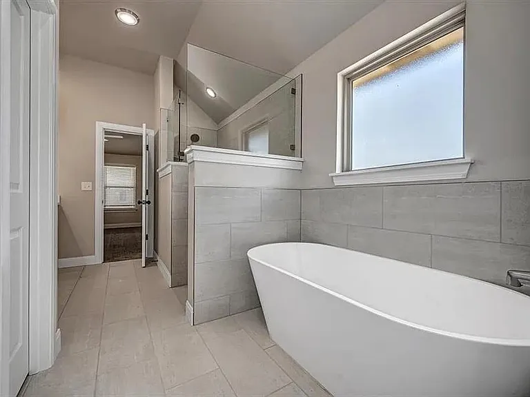 11616 NW 104th St — Photo 21