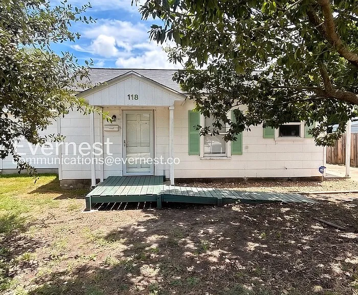 118 Cravens Ave — Photo 1