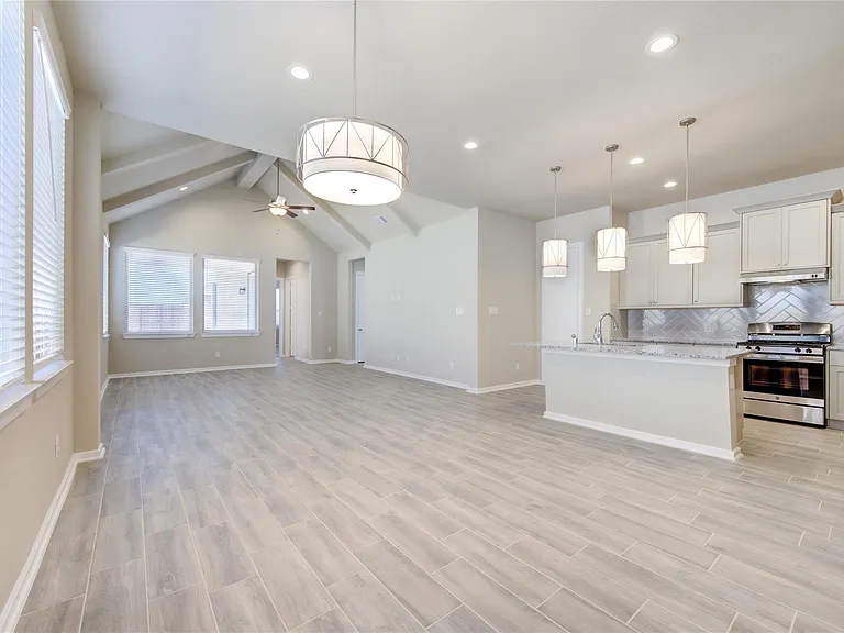 4203 Maple Glen Dr — Photo 7