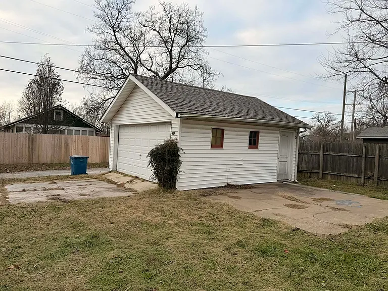 232 S Patterson Ave — Photo 9