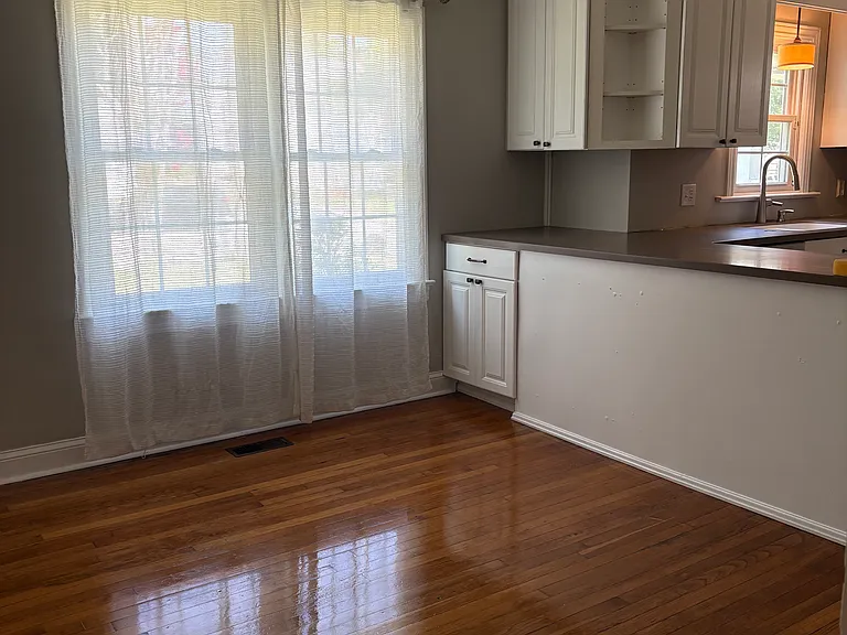 55 Pear Ave — Photo 4