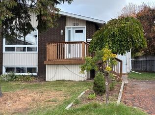 1259 Marenger St #A, Ottawa, ON K1C1S1