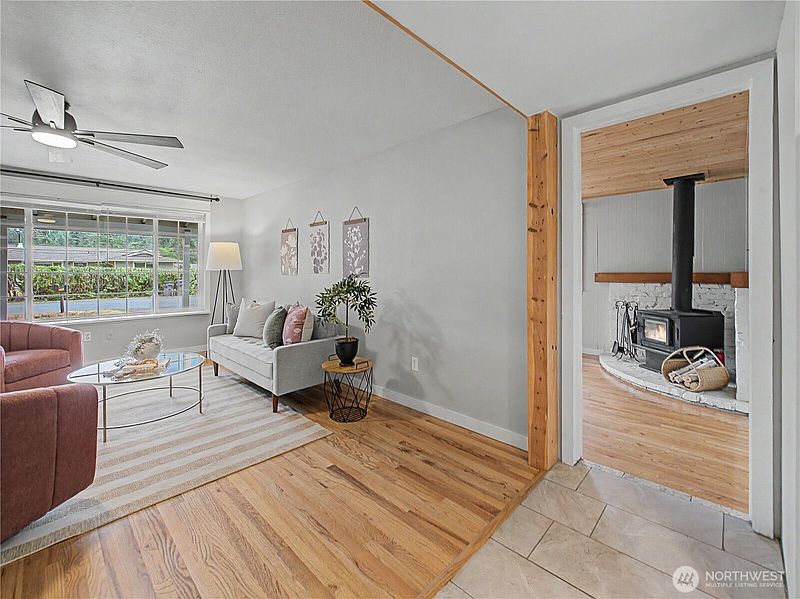 5th image of 11822 Carter Avenue SW