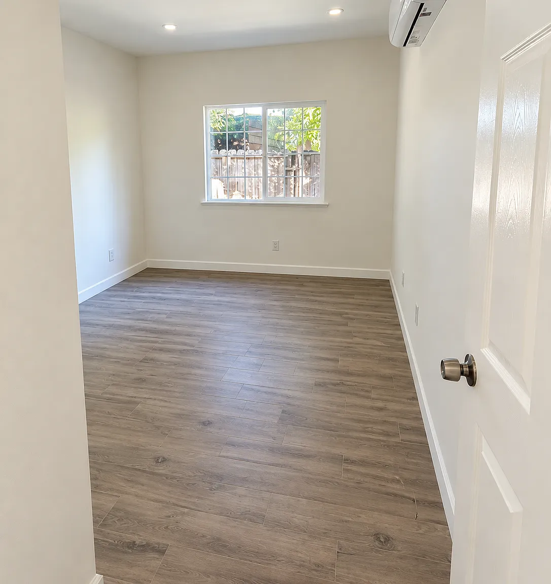 3 bed, 1000 sqft, $3,350 — Photo 4