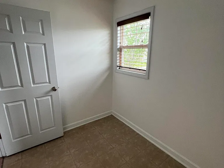 608 Cheltenham Dr — Photo 42