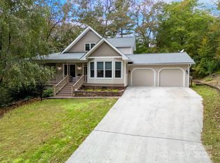 75 Twin Oaks Ln, Pisgah Forest, NC 28768