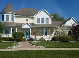 333 Janet Ln, Almont, MI 48003