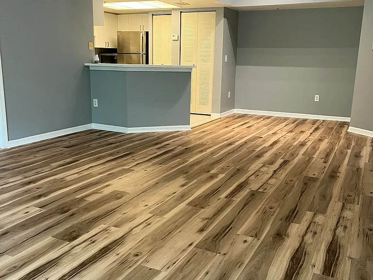 1000 Crestwood Ct S #1009 — Photo 1