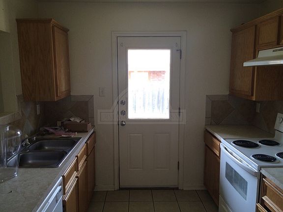 2nd image of 1309 Cinch Dr APT A