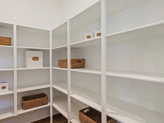 5th image of 1565 Snowberry Pl