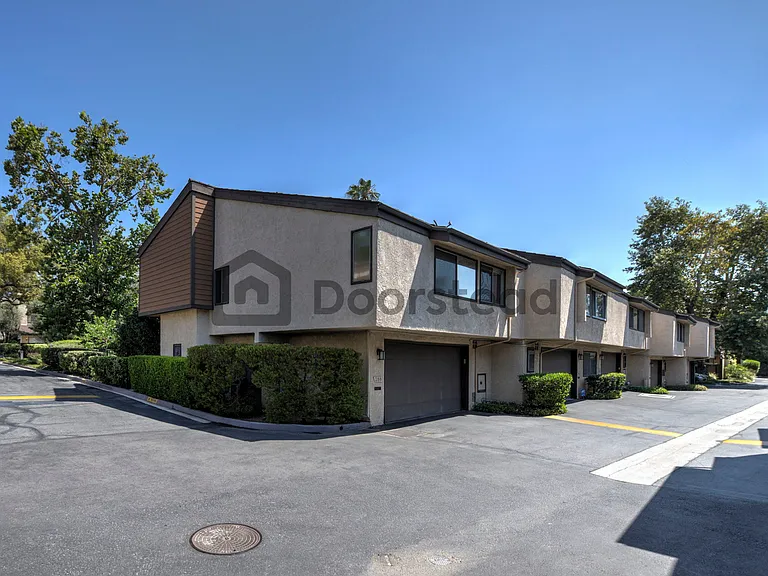 288 S Marengo Ave — Photo 1