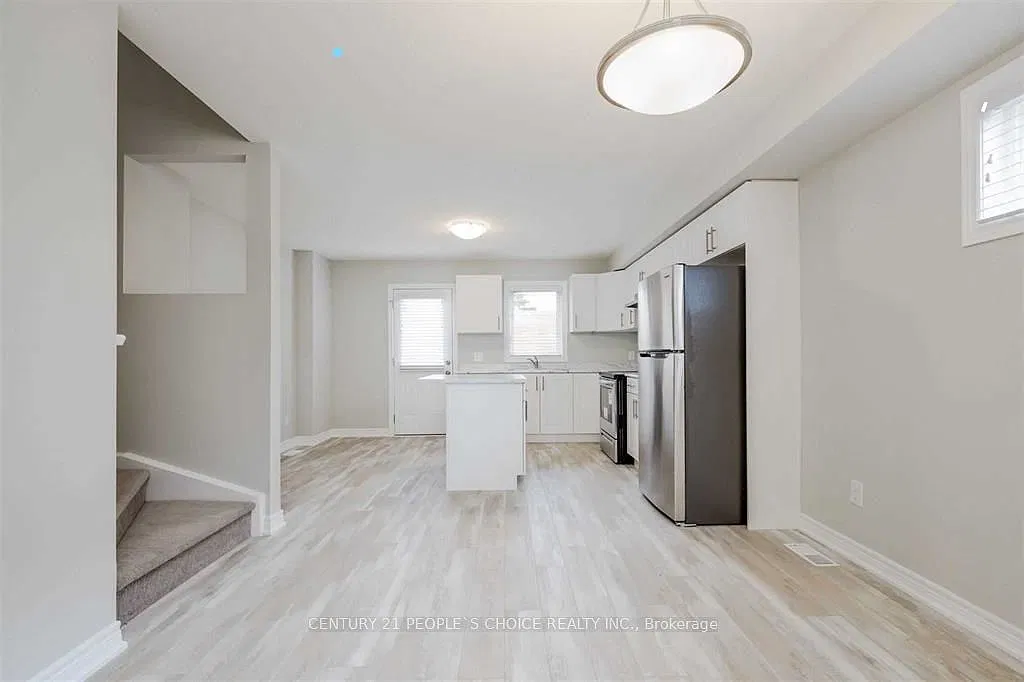 3 bed, $2,300 — Photo 3