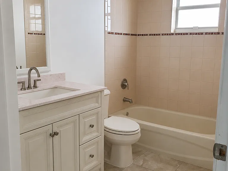 1627 NW 18th St #310 — Photo 11