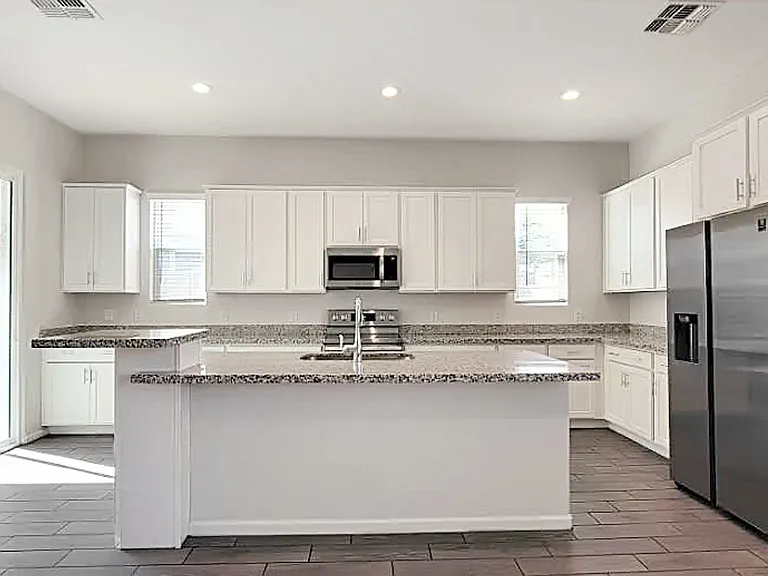 15733 W Polk St — Photo 13
