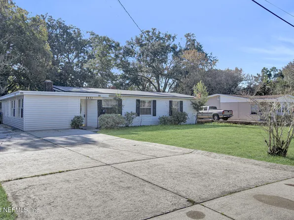 2431 LAKE LUCINA Drive N, Jacksonville, FL 32211