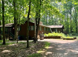 N9125 Deep Woods Ln, Gresham, WI 54128