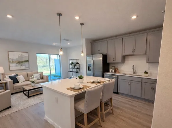 3346 Thicket St, Tavares, FL 32778