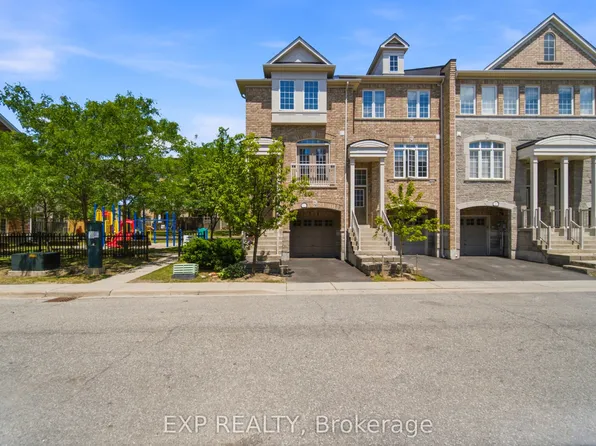 7211 Triumph Ln, Mississauga, ON L5N 0C5