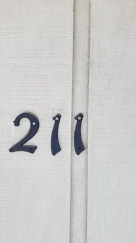 211 Harbor Dr Photo 1