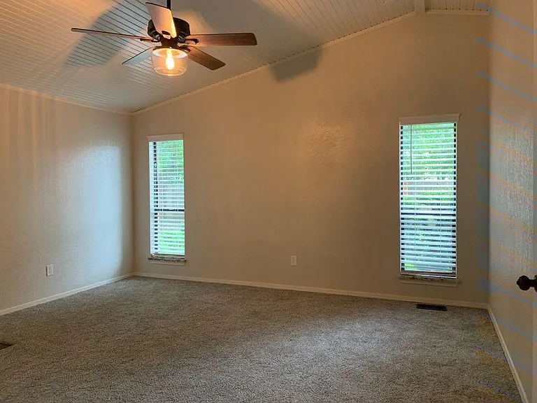 156 E Parkland Dr — Photo 19