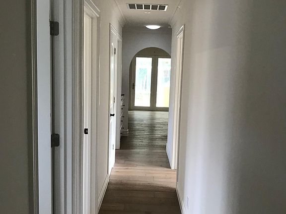4th image of 2617 Birchtree Ln