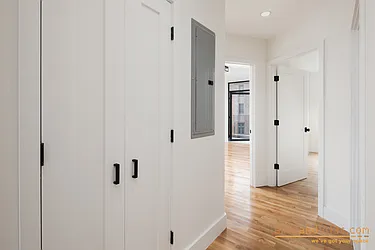 Rented by aptsandlofts.com