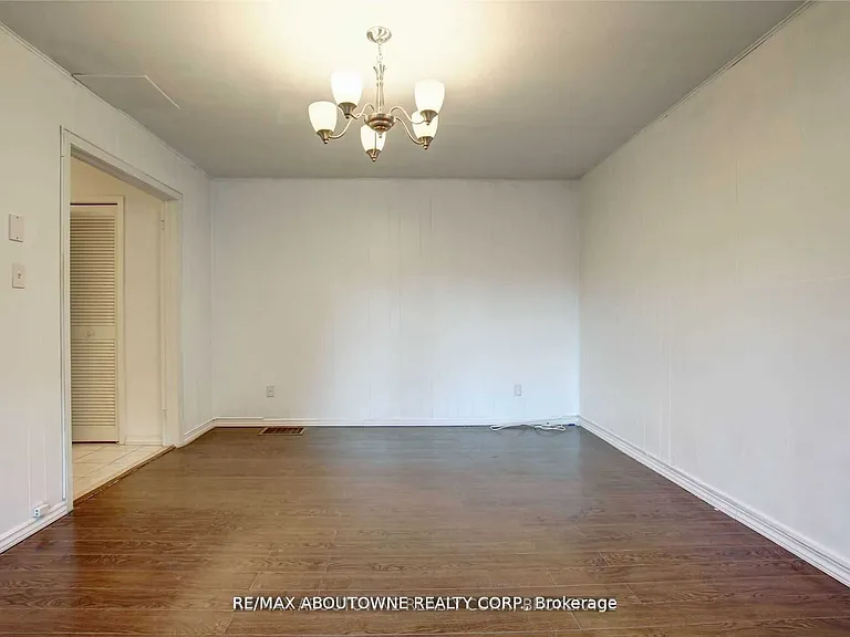 14 Angus Dr #LOWER — Photo 6