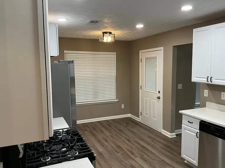 4972 Lake Park Cir — Photo 20