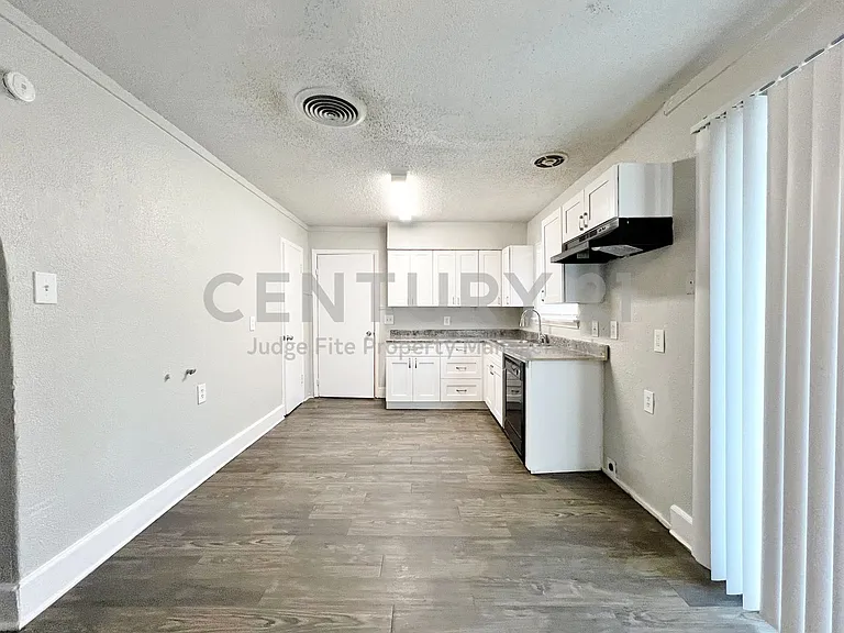 5301 Mansel Ln — Photo 7