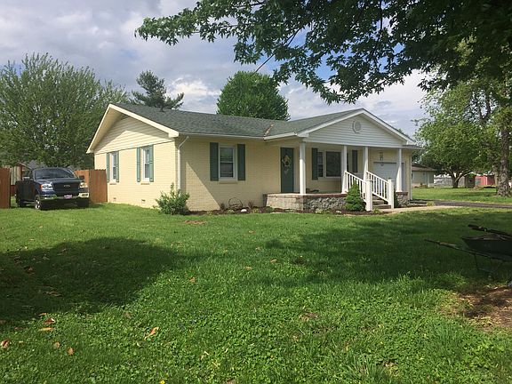 3rd image of 1510 Meadowlane Dr