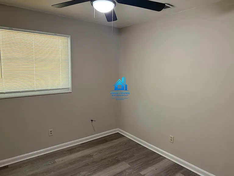 1911 Wellborn Dr — Photo 3