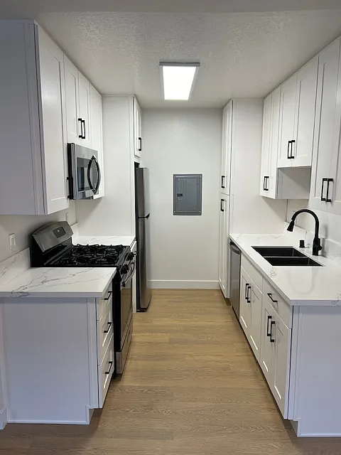 2 bed, 1100 sqft, $3,050 — Photo 3